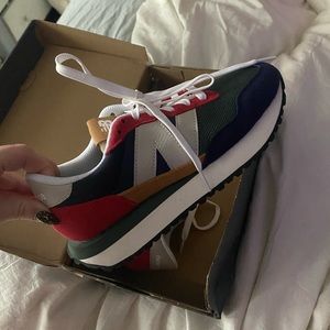 New Balance 237